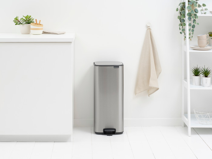 Brabantia Bo Pedal Bin 30 Liter Matt Steel Fingerprint Proof produkt in gebrauch