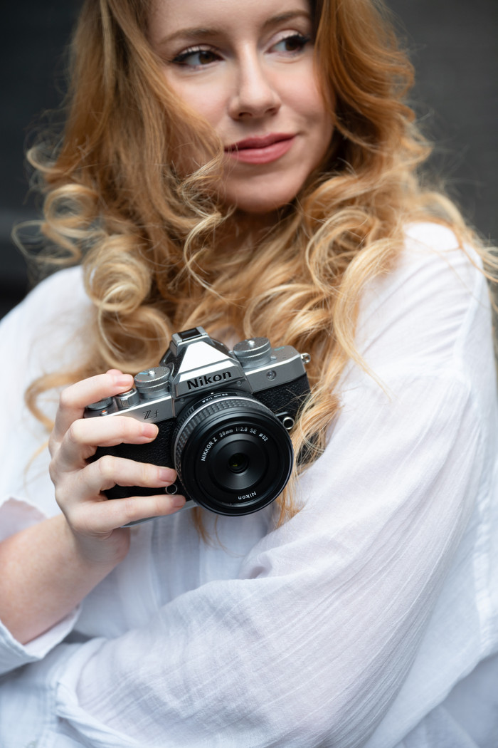 Nikon Z f Body Silver visual supplier