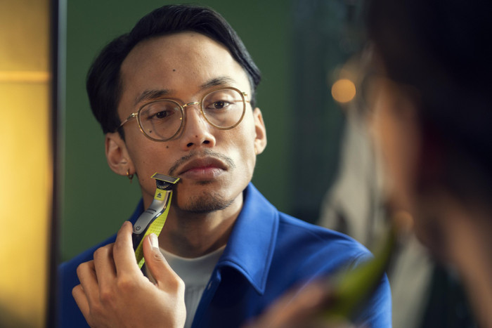 Philips OneBlade 360 Face QP2734/31 product in use