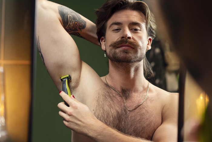 Philips OneBlade 360 Face QP2734/31 product in use