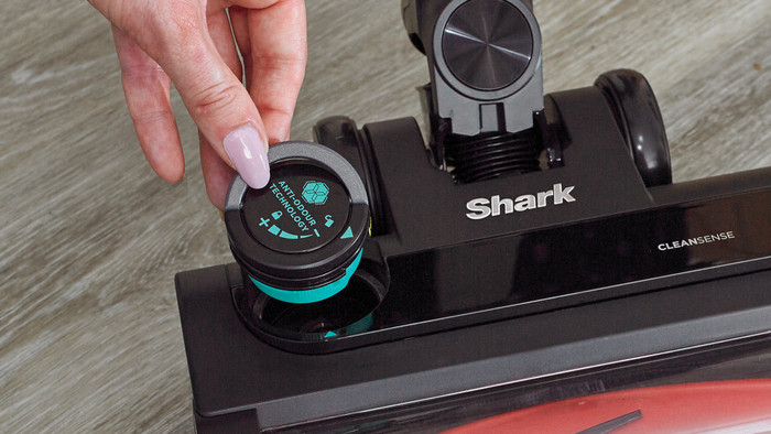 Shark Stratos IZ400EUT detail