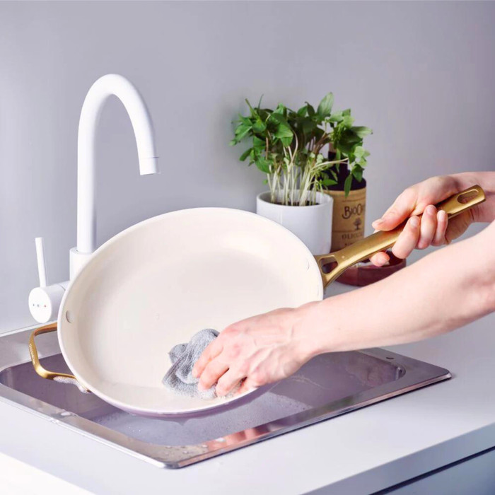 GreenPan Padova Reserve 20cm + 26cm Frying Pan Set Blush Pink product in use