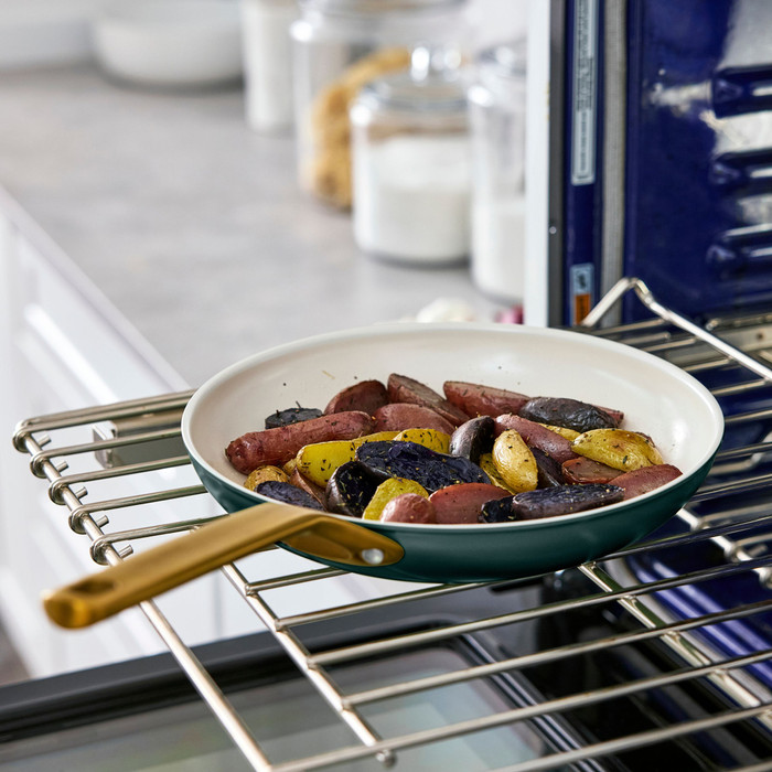 GreenPan Padova Reserve 20cm + 26cm Frying Pan Set Pine Green product in use