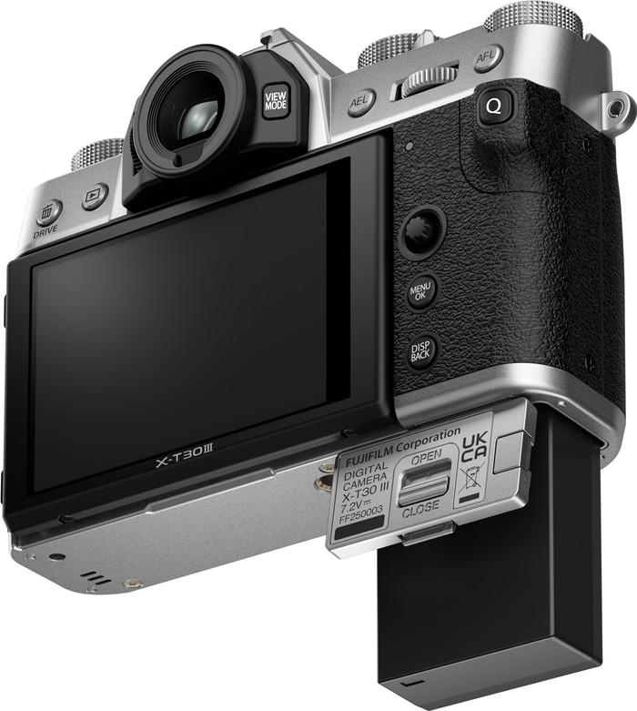 Fujifilm X-T30 III Silver + 13-33mm f/3.5-6.3 bottom