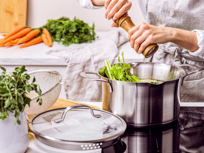 BK Wave Suppentopf 24 cm 4 Liter produkt in gebrauch