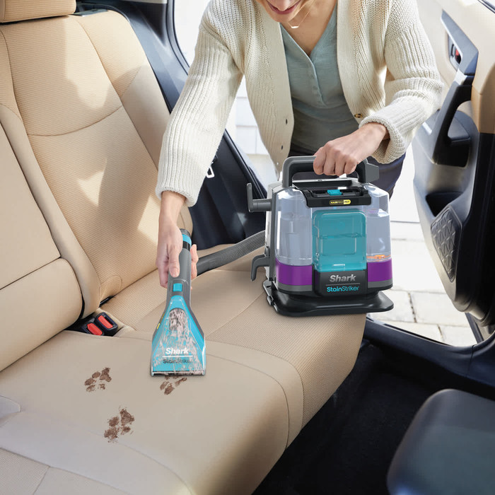 Shark StainStriker HairPro Pet PX250EUT product in use