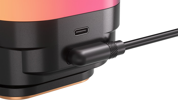 CORSAIR iCUE LINK TITAN 360 RX RGB detail