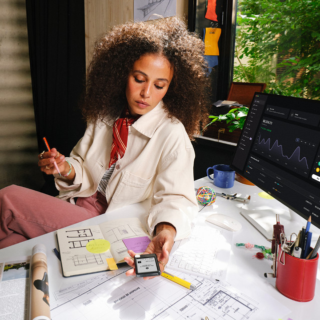 Ledger Nano Gen 5 including Recovery Key - Black product in use