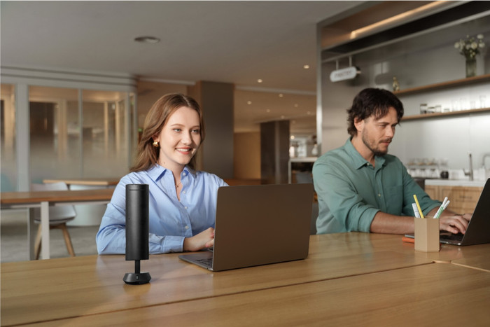 Insta360 Wave Arctic Black product in use