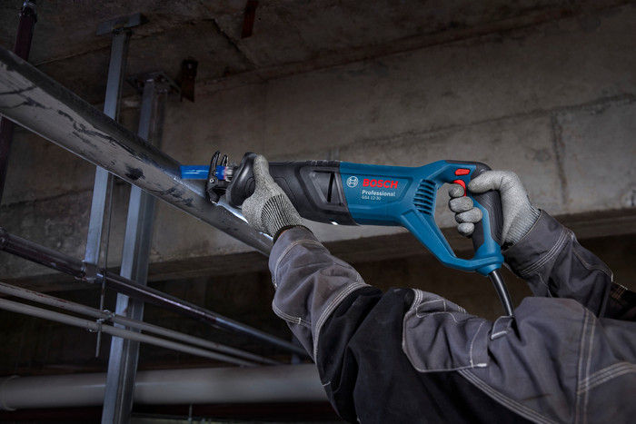 Bosch Professional GSA 12-30 product in use