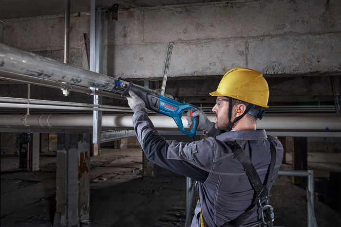 Bosch Professional GSA 12-30 product in use