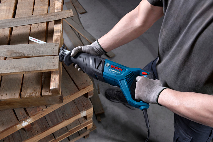 Bosch Professional GSA 12-30 product in use