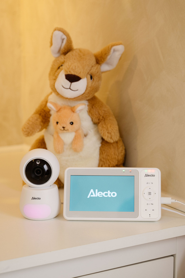 Alecto DVM2060 product in use