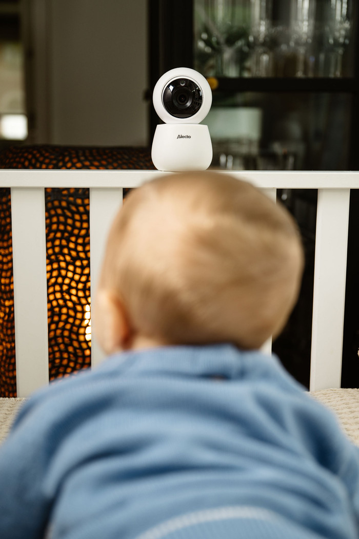 Alecto DVM2060 product in use