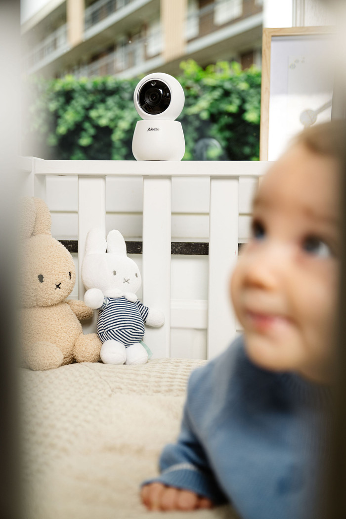 Alecto DVM2060 product in use