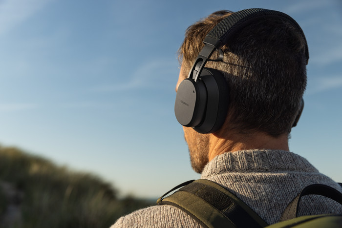 Fairphone Fairbuds XL Schwarz produkt in gebrauch