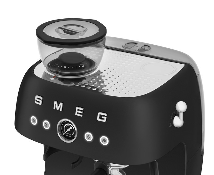 SMEG EGF03BLMEU Mattschwarz detail