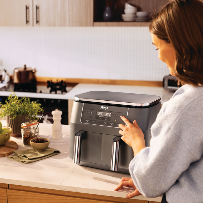 Ninja Dual Zone DZ300EU product in use