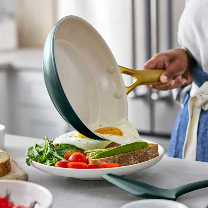 GreenPan Padova Topf- und Pfannenset 10-teilig Pine Green produkt in gebrauch