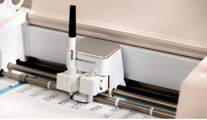 Cricut Explore/Maker Dual-Sided Markers Ultimate 20-pack product in use