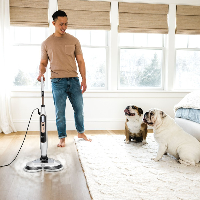 Shark Steam and Scrub S8201EU produkt in gebrauch