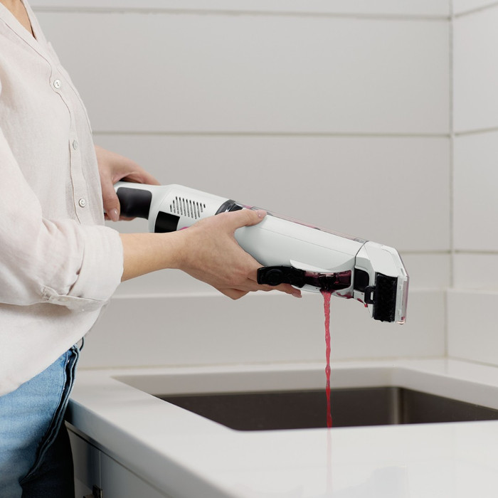 Shark StainForce HX100EUT product in use