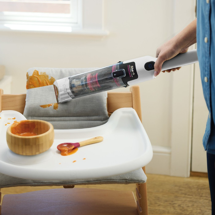Shark StainForce HX100EUT product in use