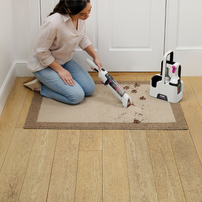 Shark StainForce HX100EUT product in use