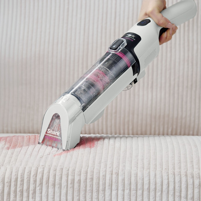 Shark StainForce HX100EUT product in use