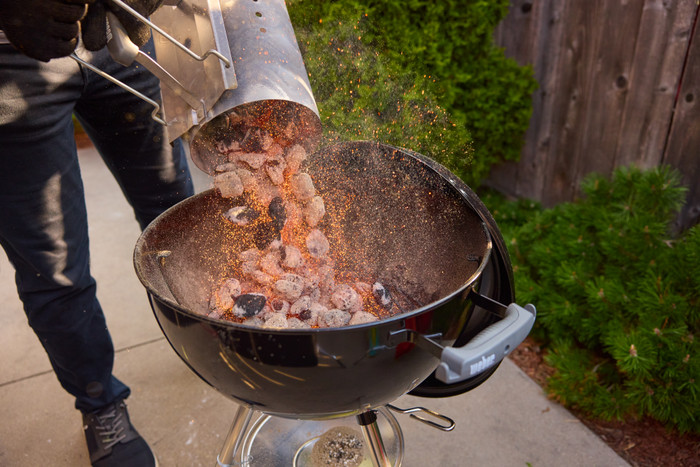 Weber Original Kettle 47cm Black product in use