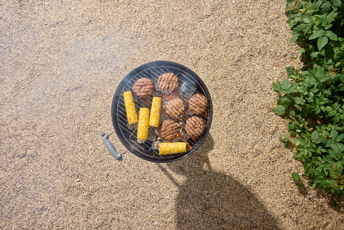 Weber Original Kettle 47cm Black product in use