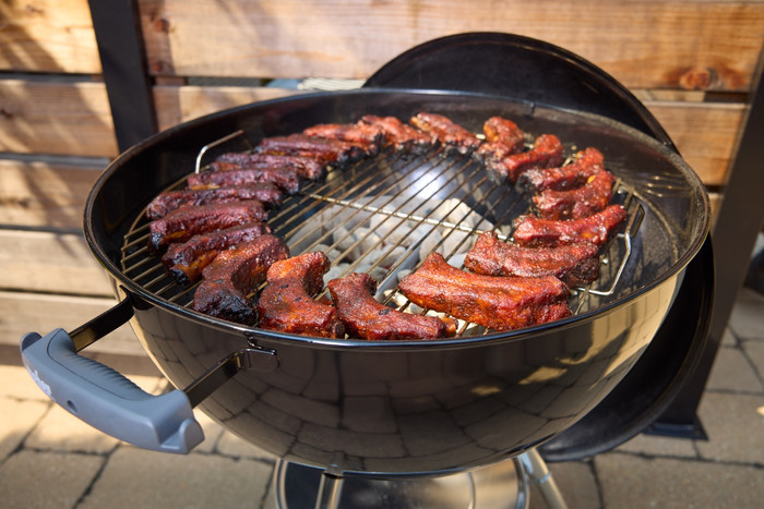 Weber Original Kettle 57cm Black product in use