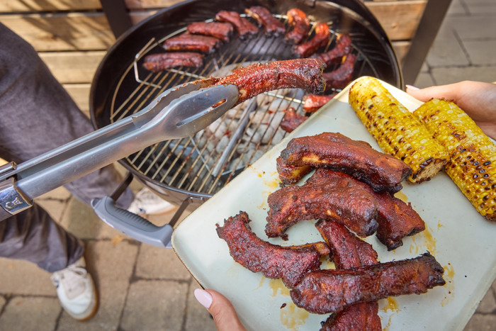 Weber Original Kettle 57cm Black product in use