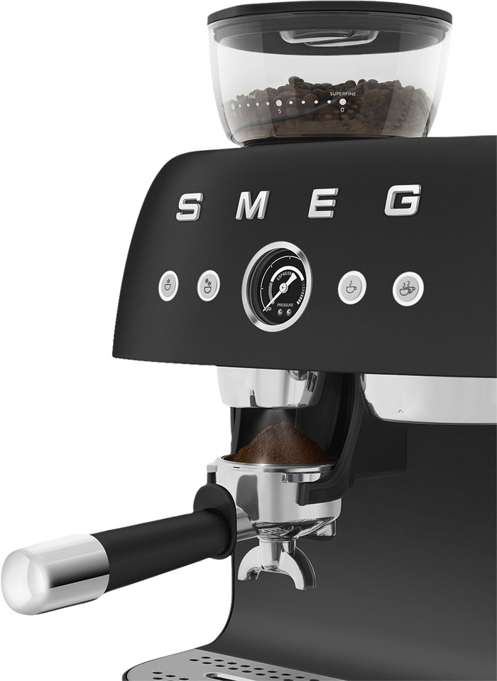 SMEG EGF03BLMEU Mattschwarz detail