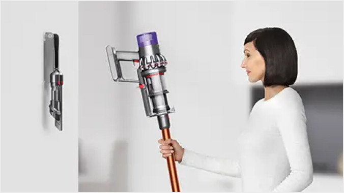 Dyson Cyclone V10 Submarine product in use