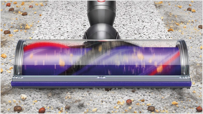 Dyson Cyclone V10 Submarine product in use