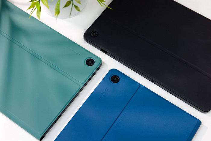 Samsung Galaxy Tab A9 Plus 11 inches 128GB WiFi Gray + Protection Pack product in use