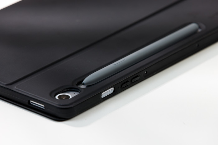 BlueBuilt Samsung Galaxy Tab S9 / S9 FE / S10 FE / S10 Lite Book Case Blau produkt in gebrauch