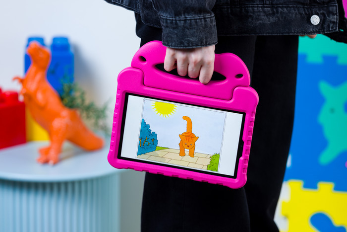 BlueBuilt Samsung Galaxy Tab A9 Kids Cover Rosé produkt in gebrauch