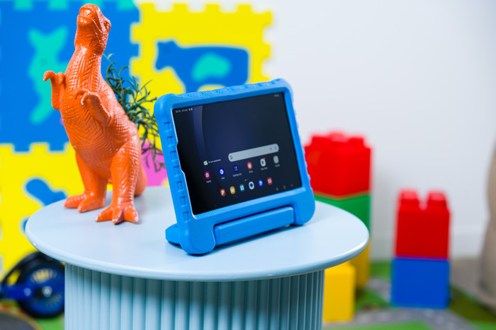 BlueBuilt Samsung Galaxy Tab A9 Kids Cover Blue product in use
