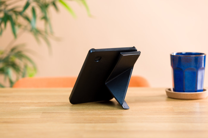 BlueBuilt Kobo Clara BW / Colour Book Case Schwarz produkt in gebrauch