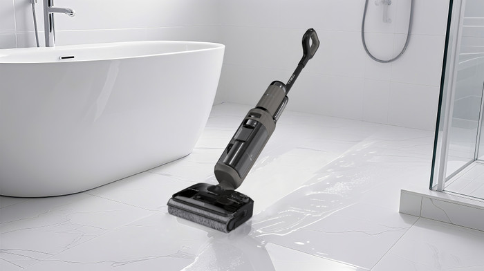 Tineco i6 Stretch Plus product in use