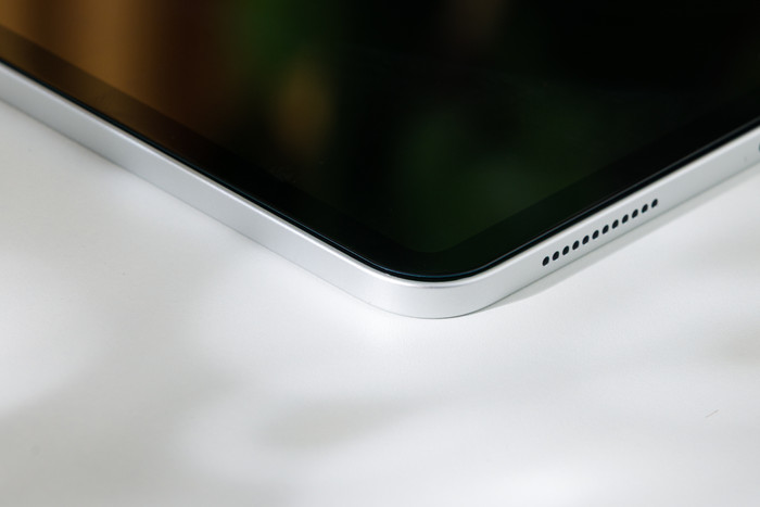 BlueBuilt Samsung Galaxy Tab A9 Screen Protector Glass product in use