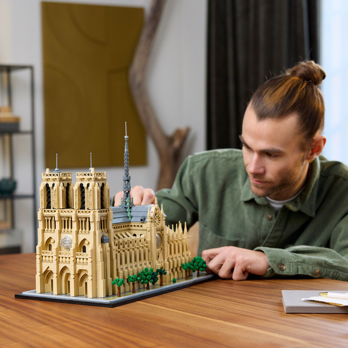 LEGO Architecture Notre-Dame de Paris 21061 produkt in gebrauch