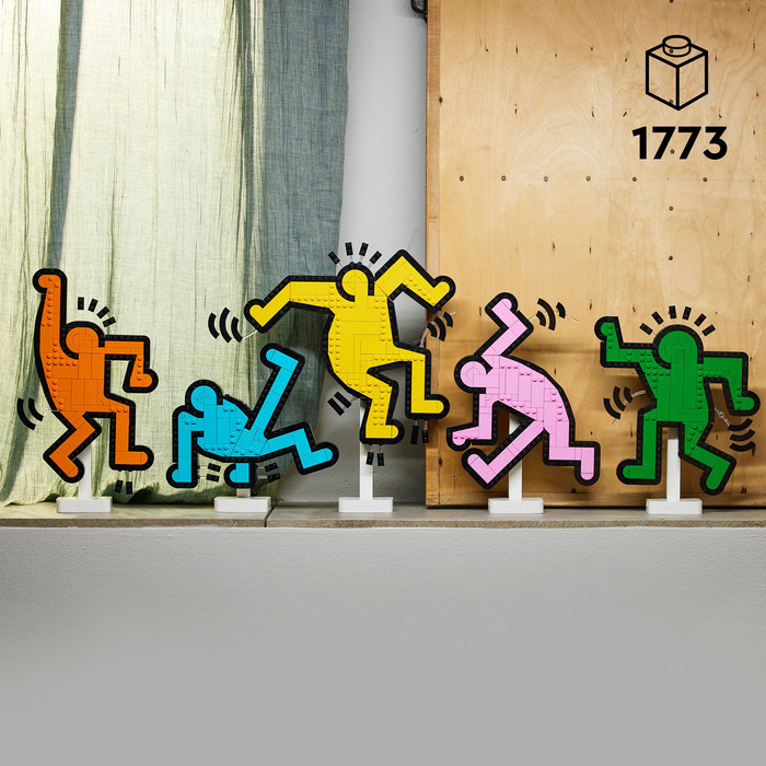 LEGO Art Keith Haring Dancing Figures 31216 product in use