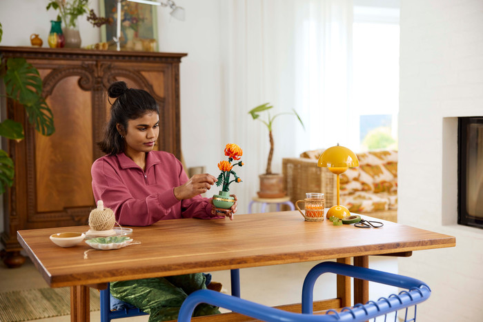 LEGO Botanicals Chrysanthemum 10368 product in use