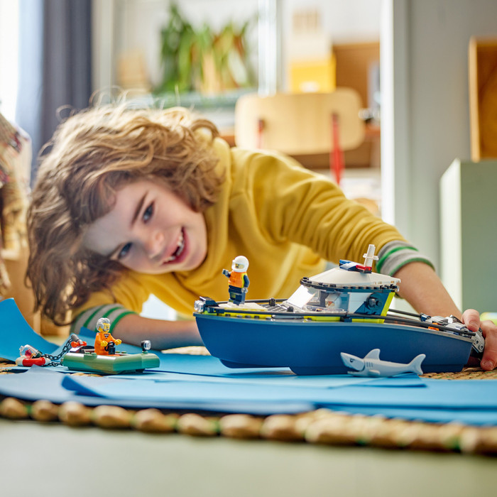 LEGO City Police Boat Chase 60456 product in use