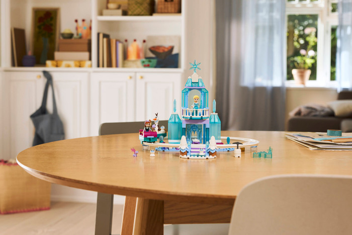 LEGO Disney Elsas Schlittenfahrt um den Eispalast 43281 produkt in gebrauch