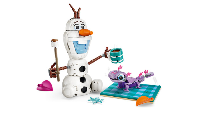 LEGO Disney Olaf and Bruni¿s Picnic Fun 43287 product in use