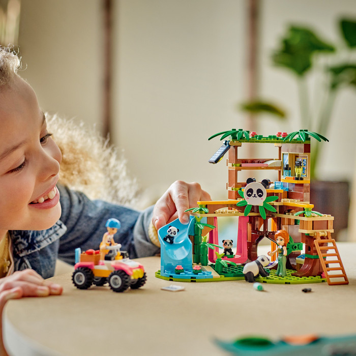 LEGO Friends Panda-Pflegestation 42648 produkt in gebrauch